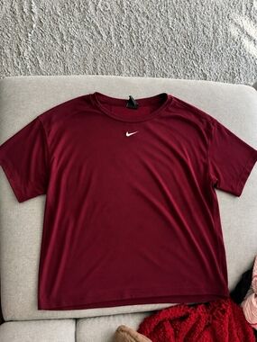 Womens Nike Dri Fit Top MEDIUM
